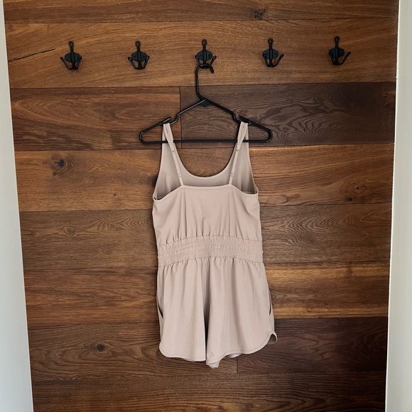Abercrombie traveler romper - Picture 4 of 4